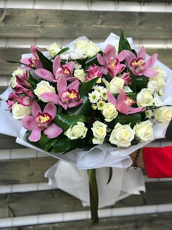 Букет цветов из: Розы и Хризантемы в Лакинске