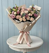 Букет цветов из:  Розы и Лизиантусы в Лакинске