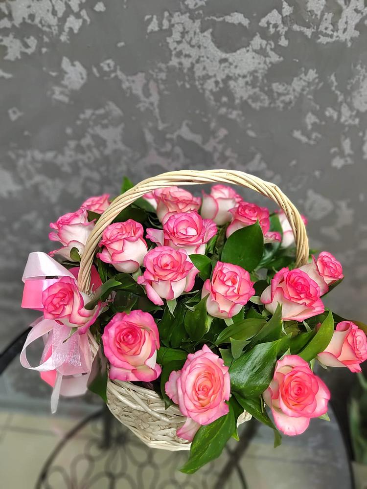 Цветочная композиция из Розы в корзине в Лакинске