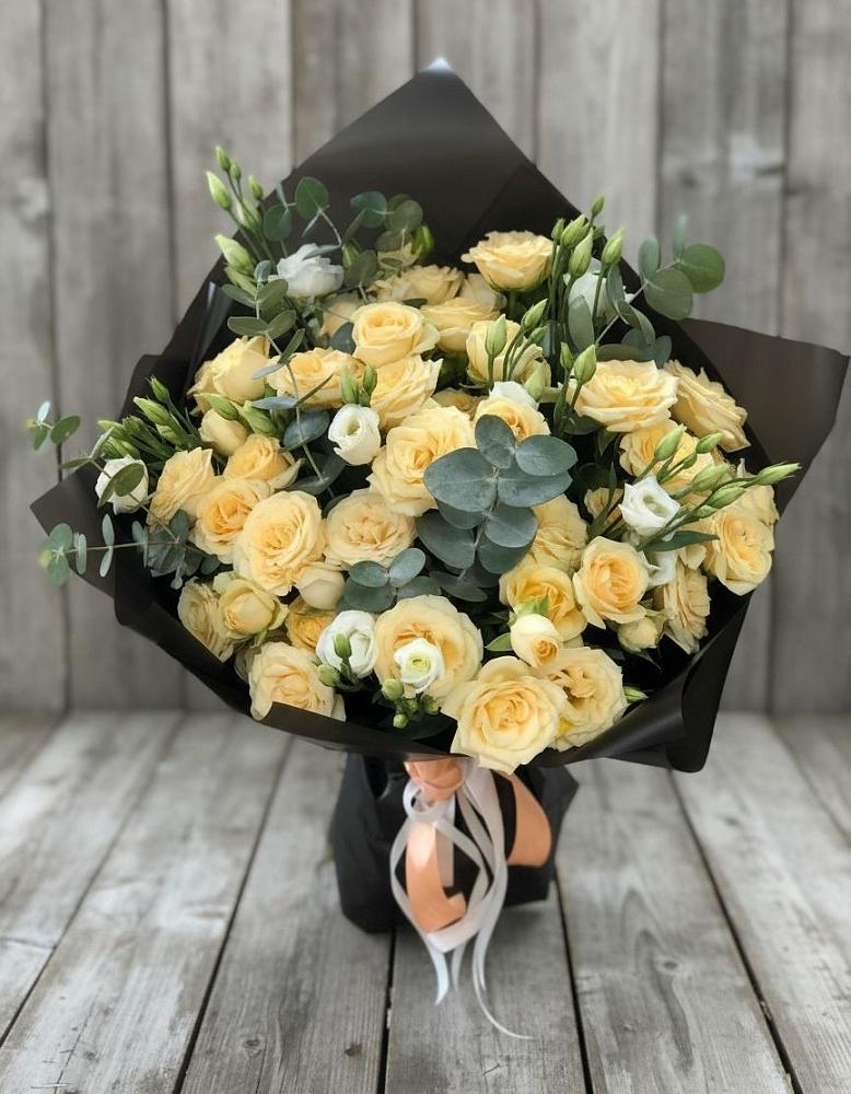 Букет цветов из: Розы и Лизиантусы в Лакинске