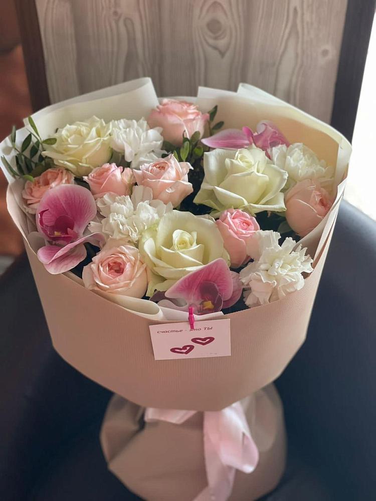 Букет цветов из: Орхидеи, Розы и Гвоздики в Лакинске