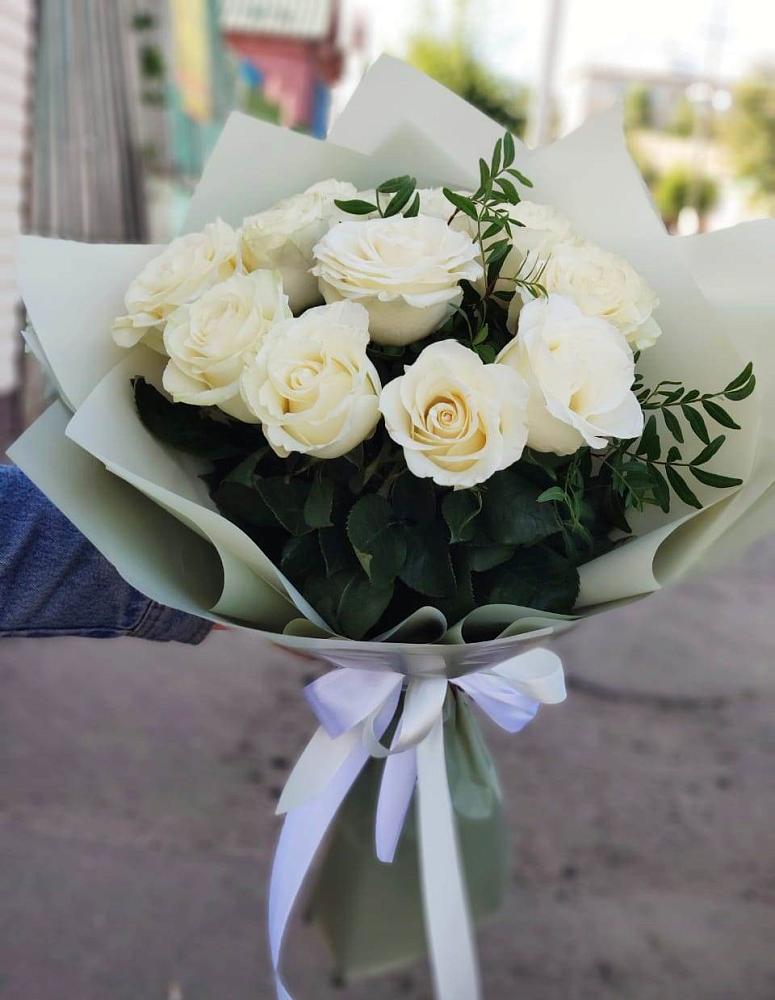 Букет Белые розы Проуд в Лакинске