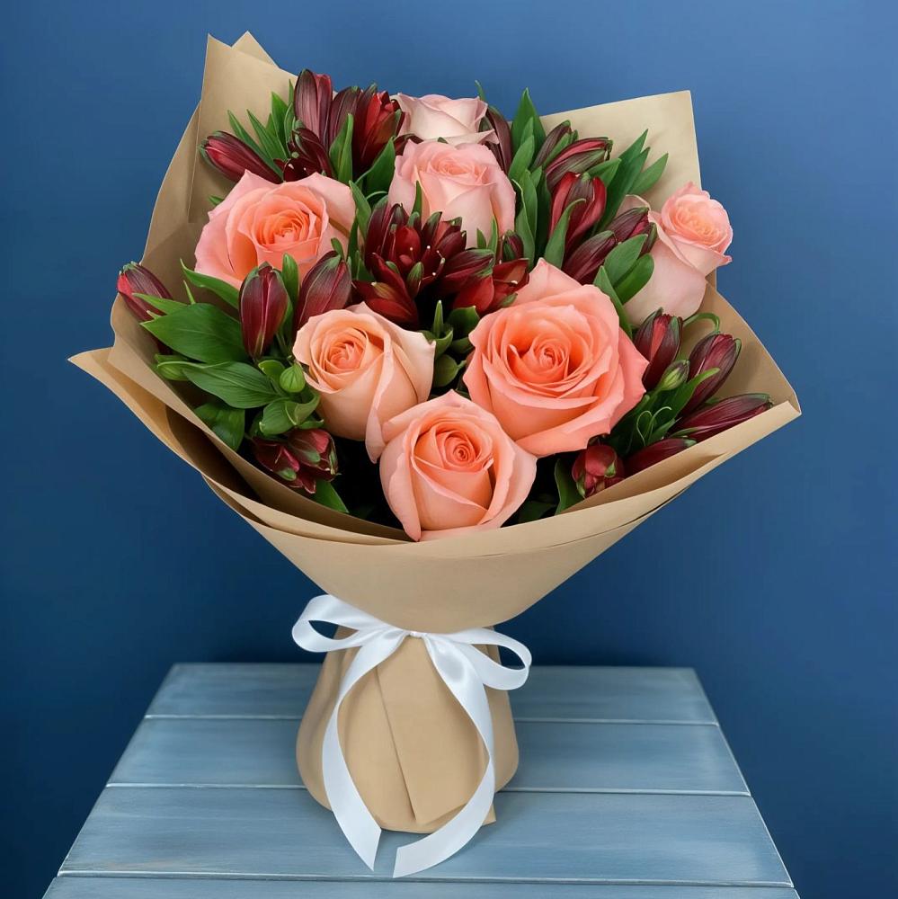 Букет цветов из: Розы и Альстромерии в Лакинске