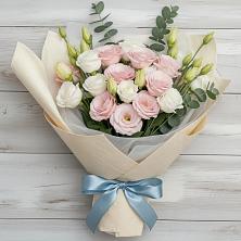 Букет цветов из:  Лизиантусы в Лакинске