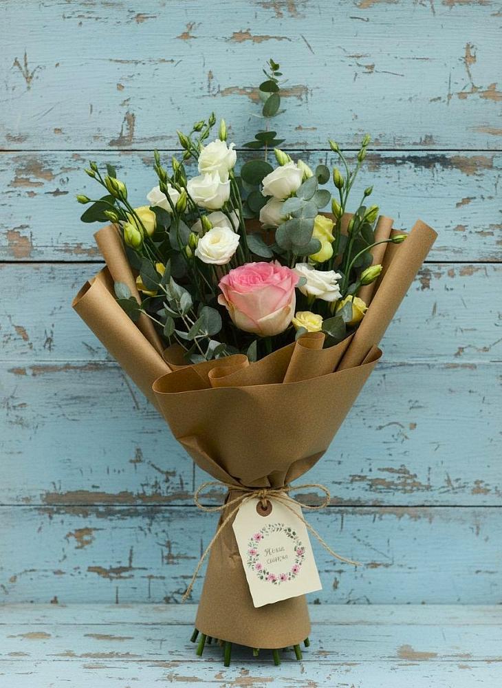 Букет цветов из: Розы и Лизиантусы в Лакинске