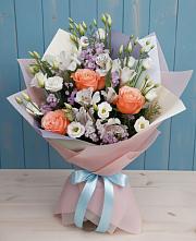 Букет цветов из:  Лизиантусы, Розы, Альстромерии и Гипсофила в Лакинске