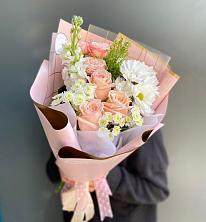 Букет цветов из:  Хризантемы и Розы в Лакинске
