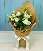 Букет цветов из:  Хризантемы и Лизиантусы #REPLACE_PRED# Лакинске