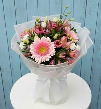 Букет цветов из:  Герберы, Альстромерии и Лизиантусы #REPLACE_PRED# Лакинске