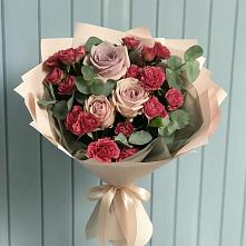 Букет цветов из:  Гвоздики и Розы в Лакинске