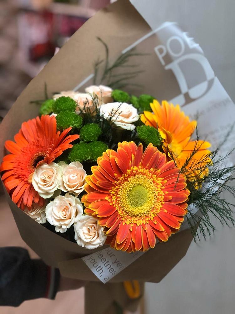 Букет цветов из: Герберы, Хризантемы и Розы в Лакинске