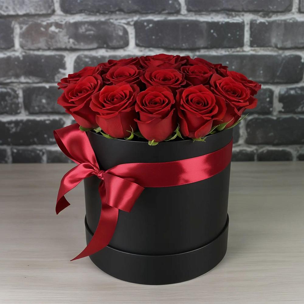 Цветочная композиция из Розы в шляпной коробке в Лакинске