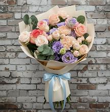 Букет цветов из:  Розы, Лизиантусы и Гвоздики #REPLACE_PRED# Лакинске