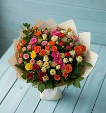 Букет Микс из разноцветных кустовых роз в Лакинске